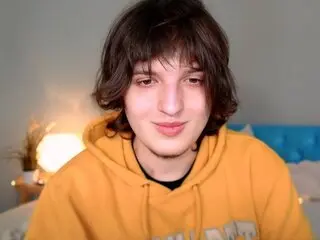 AlexDel amateur